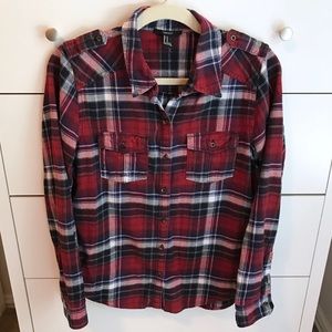 Forever21 Red Stripped Flannel - Size M - EUC!